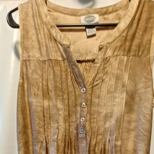 Sienna Grace size medium Pleated v neck sleeveless blouse